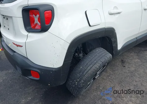 2021 Jeep Renegade Trailhawk 4X4 z USA, uszkodzony, nr VIN ZACNJDC19MPM33070
